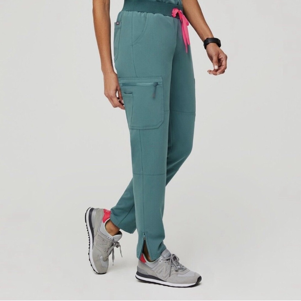 Figs Yola Remix Slim Scrub Pant (Navy) size medium